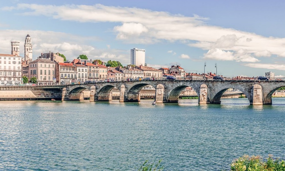 MACON FRANCIA CRUCEROS FLUVIALES RODANO CRUCEROS LYON CRUCEROS FLUVIALES SUR DE FRANCIA CRUCEROS EUROPA CRUCEROS RODANO RHONE CRUISES